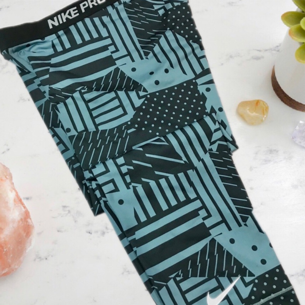 Nike Dri Fit Multi Blue Patterned 3/4 Tights Large